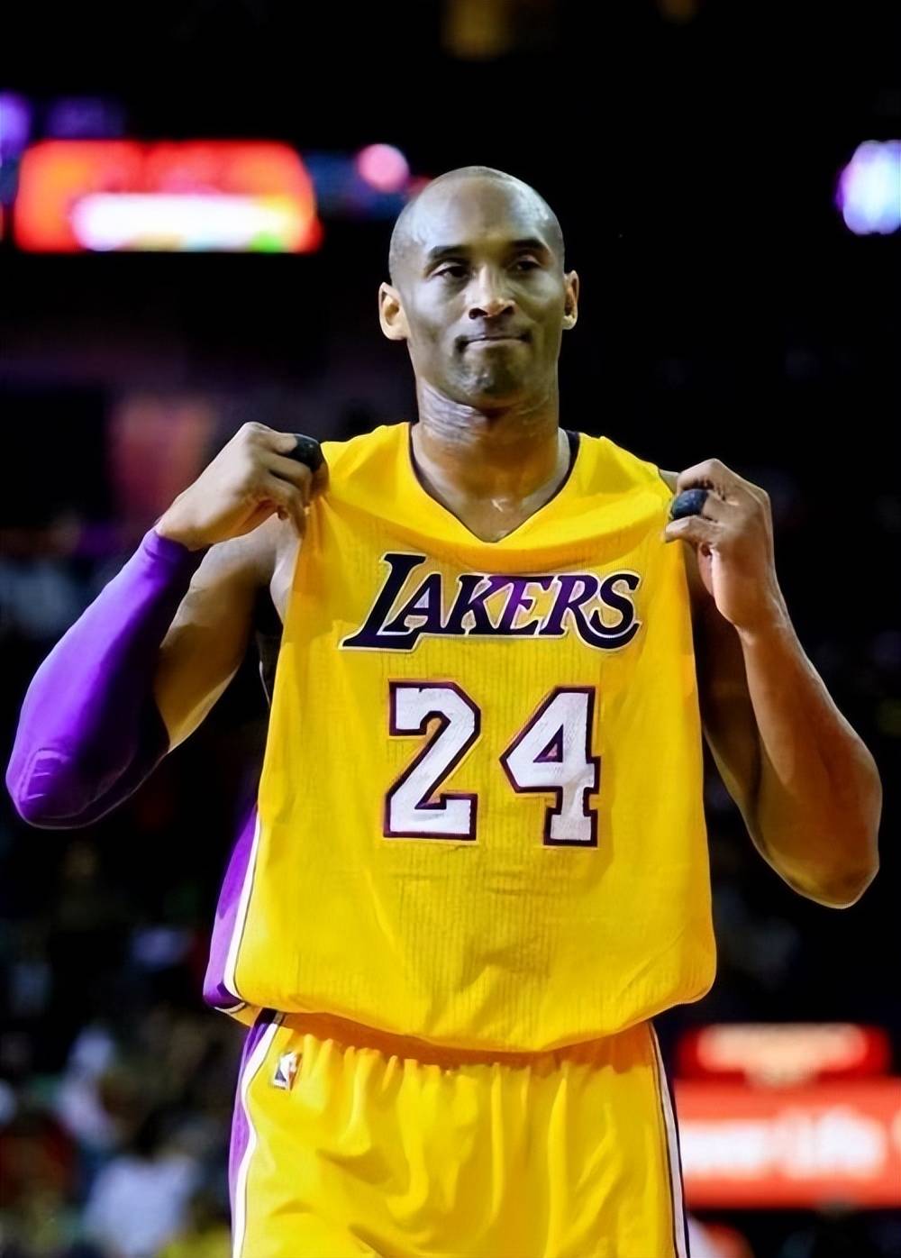 火箭队陷入困境，挑战重重（火箭队深陷泥潭，步步维艰）