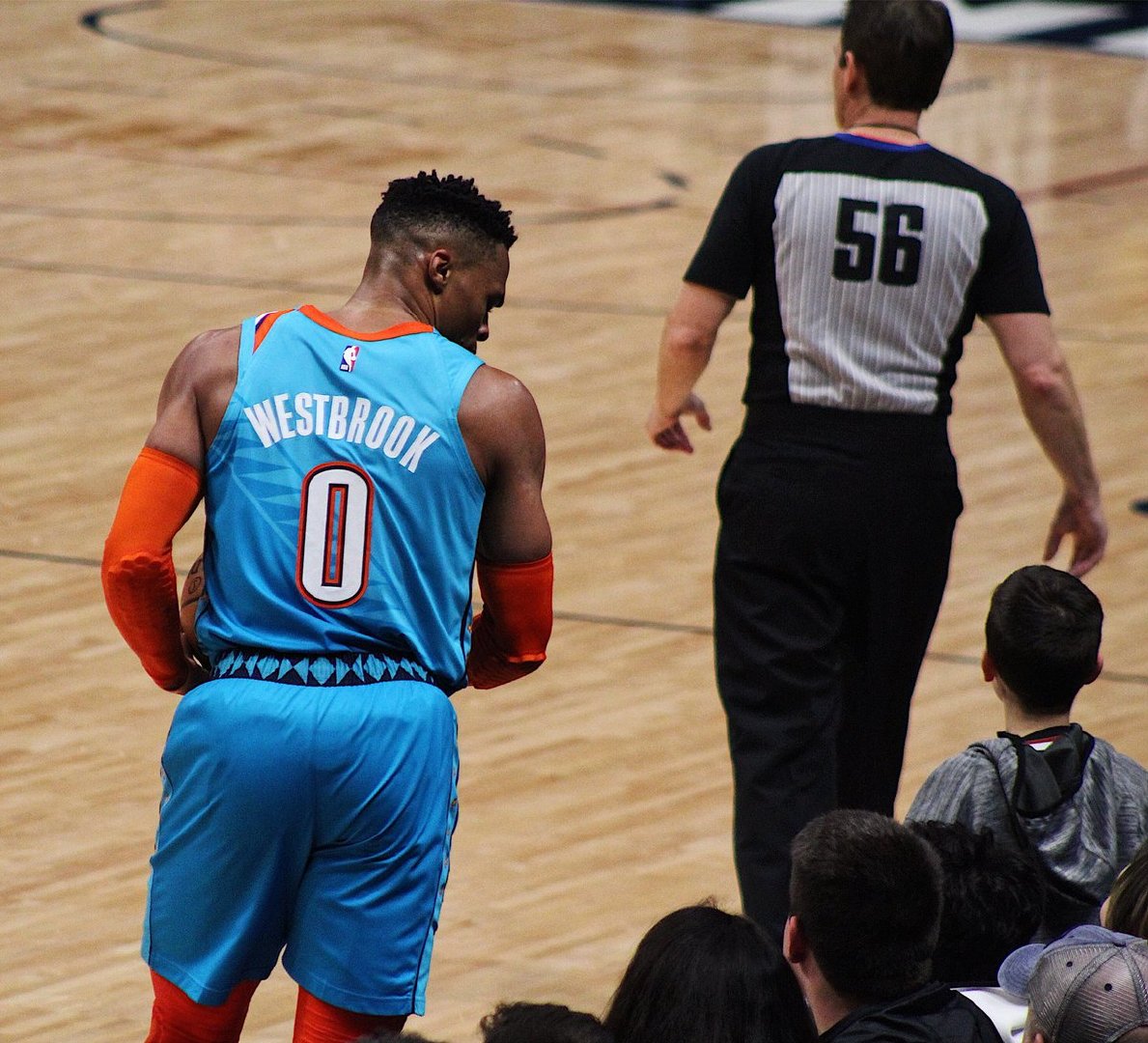 比赛集锦：拉齐奥2-0莱切（拉齐奥2-0莱切精彩回顾）