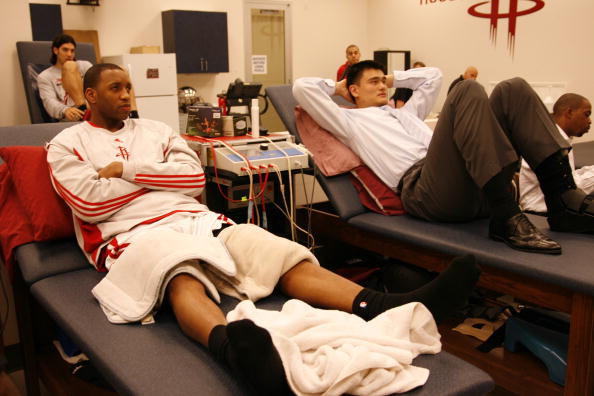 埃贝尔：我们还在与于帕进行续约谈判；诺伊尔应该去踢世界杯（埃贝尔：与于帕的续约仍在推进，诺伊尔理应出征世界杯）