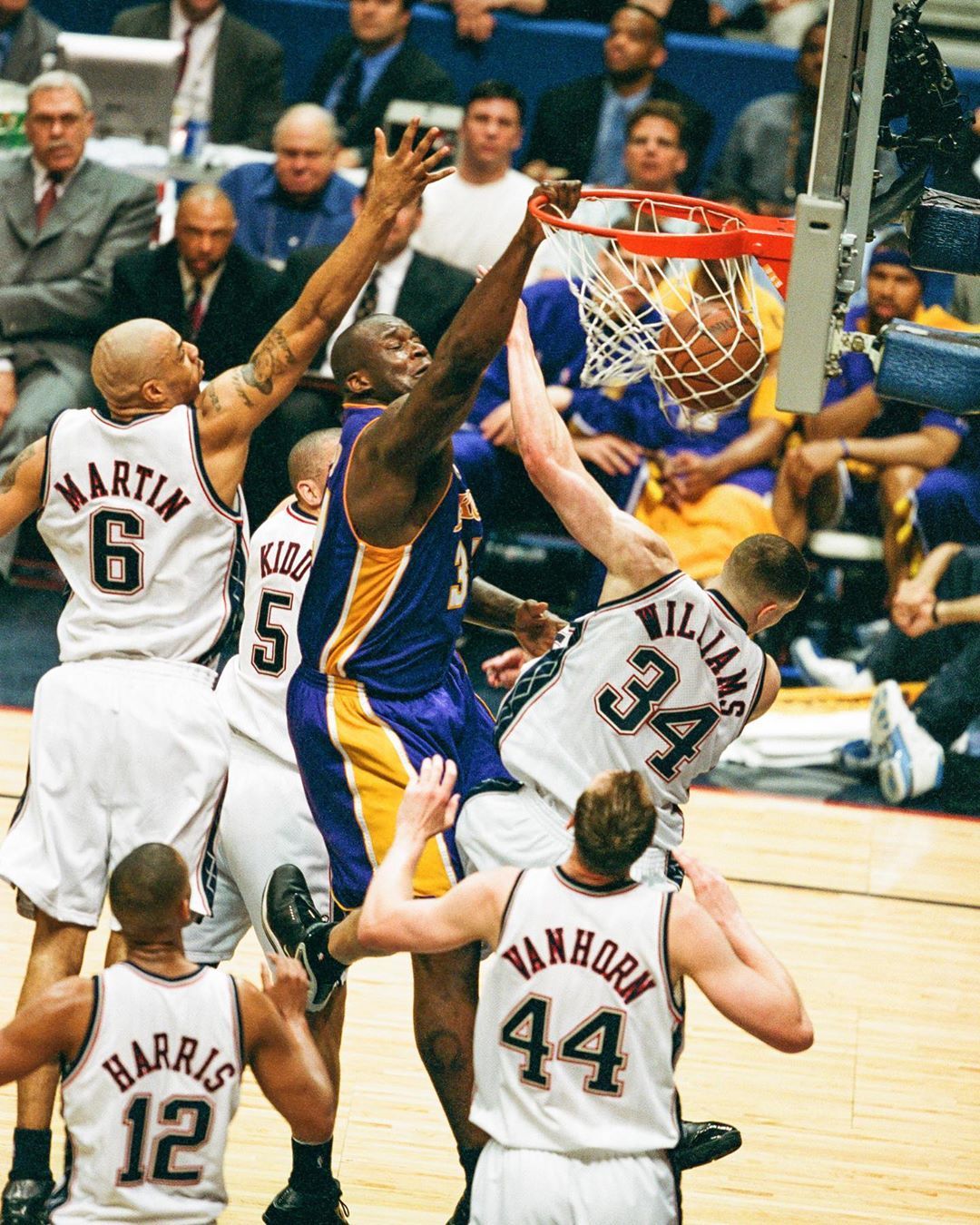 本赛季俱乐部双人组进球榜：凯恩+迪亚斯37球高居第一（本季俱乐部双人组进球排行：凯恩与迪亚斯37球登顶）