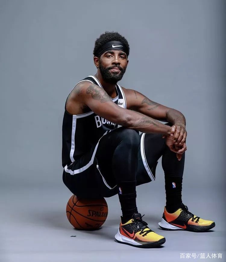 马德兴：邵佳一教练组土洋结合更受青睐，他的海外人脉有帮助（马德兴：邵佳一教练团队中外合璧更吃香，海外人脉加持）