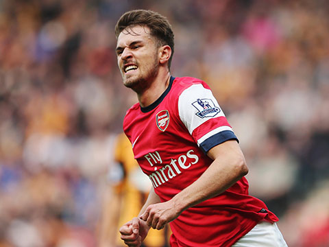 离别的季节，国安球迷合唱《再见》送别年底离队球员（年末告别季，国安球迷齐唱《再见》为离队球员送行）