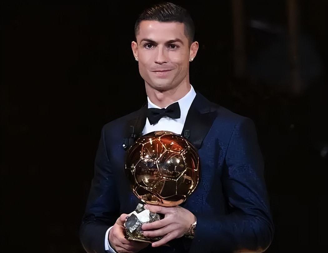 埃奇库姆成76人队史最年轻得分20+助攻5+且0失误球员（埃奇库姆成76人史上最年轻单场20+分5+助攻零失误球员）